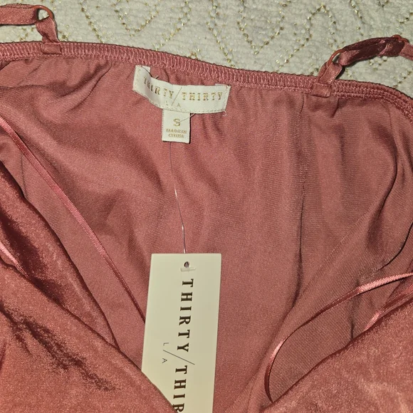 Elegant Chain Strap Satin Top - Picture 3 of 4